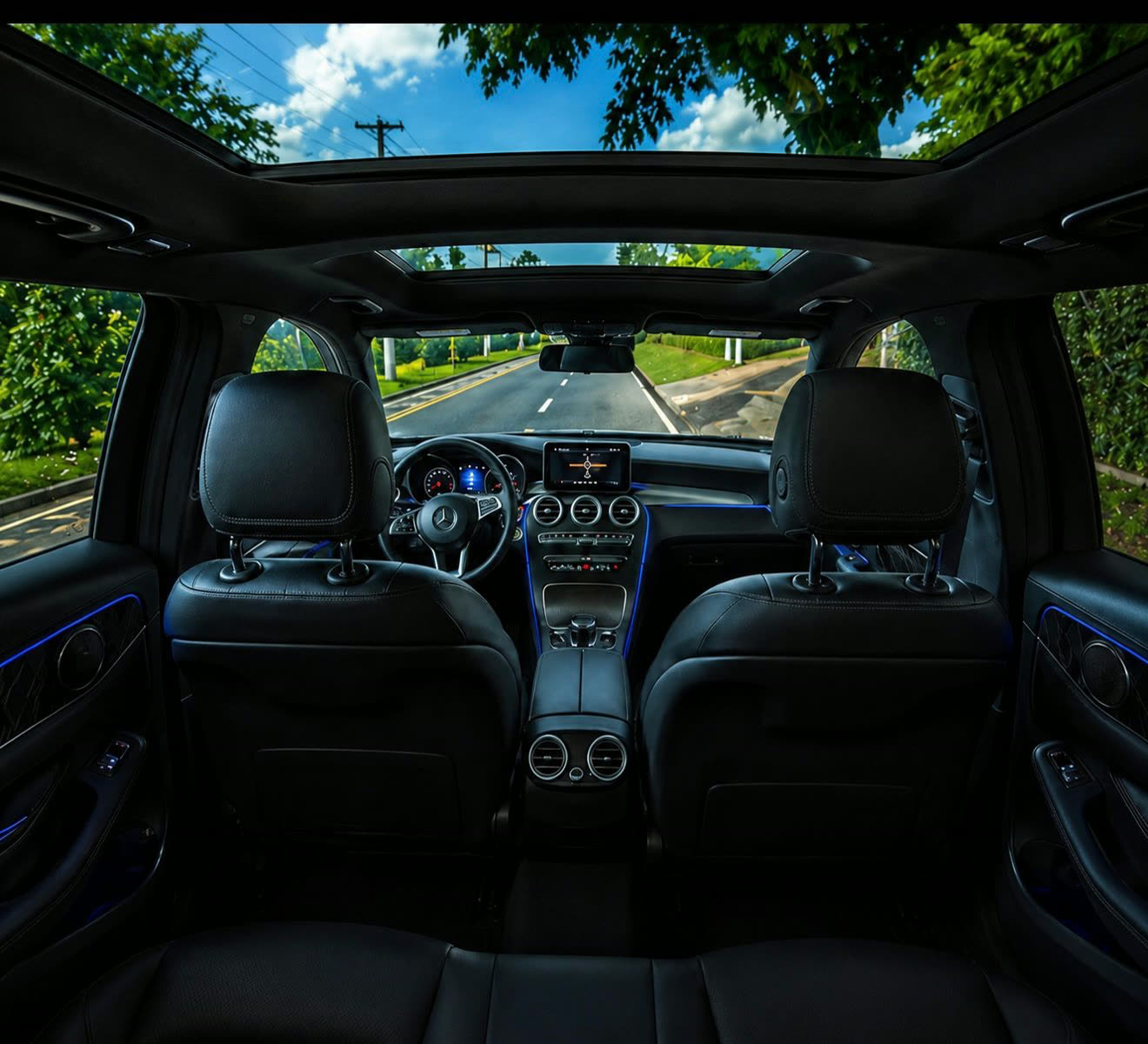 Mercedes Benz GLC300 — view 3