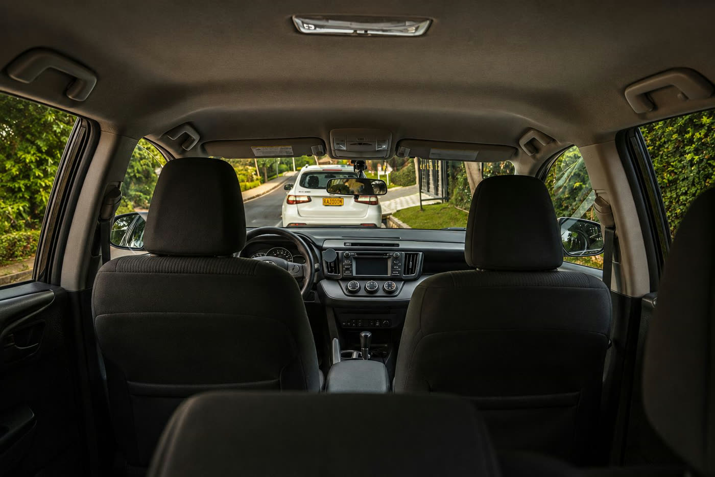 Toyota Rav4 — view 3