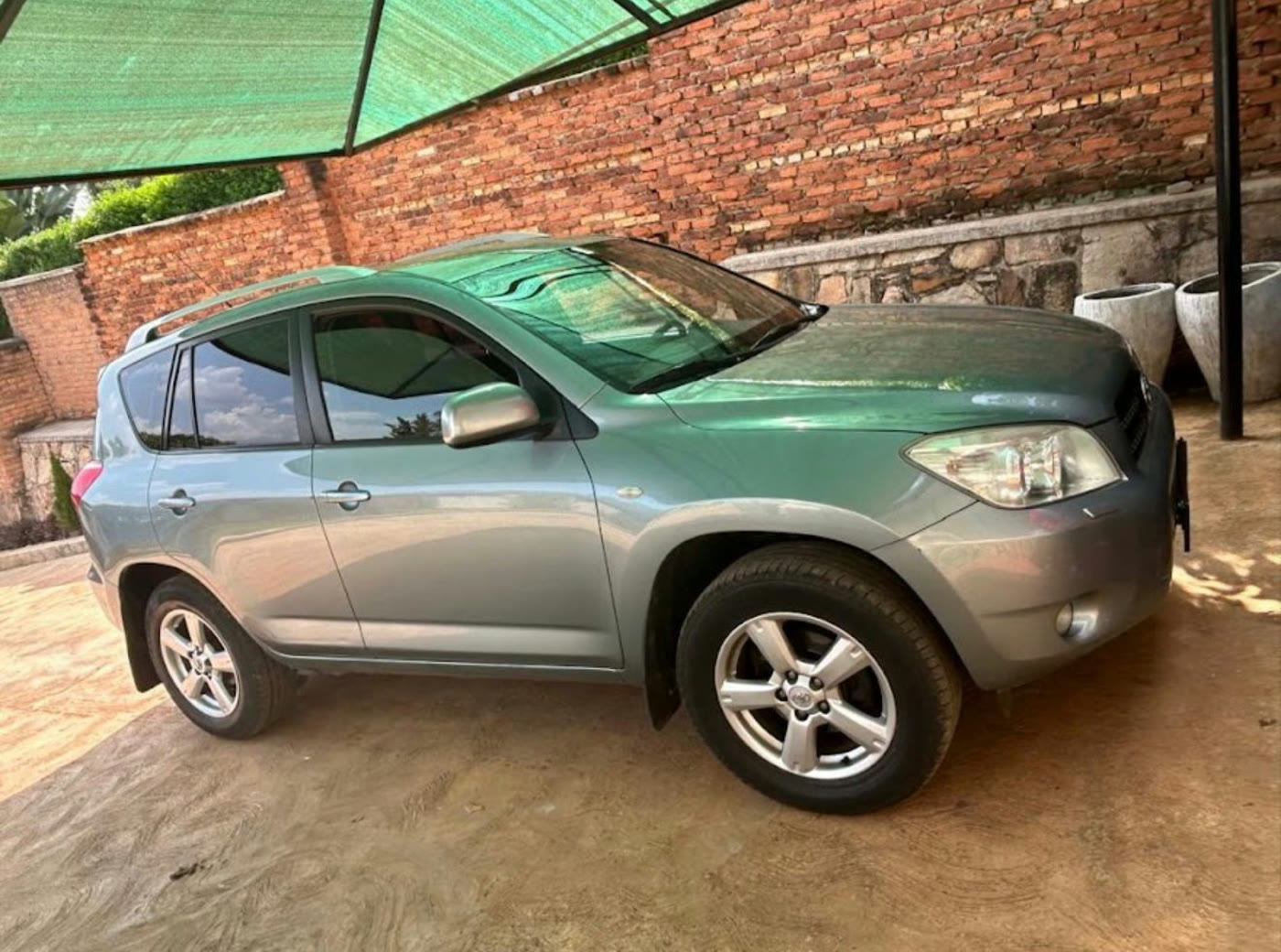 Toyota Rav4 (Compact) — view 2