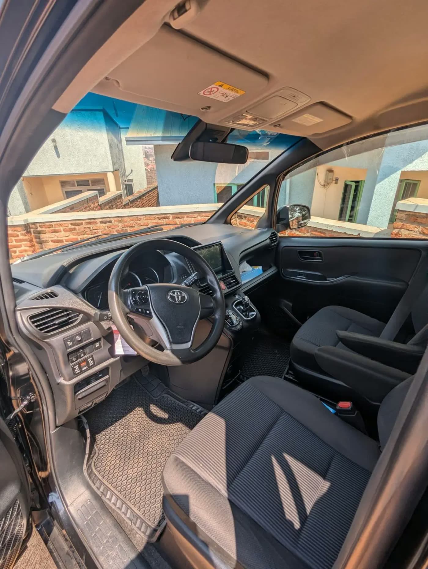 Toyota Van — view 2